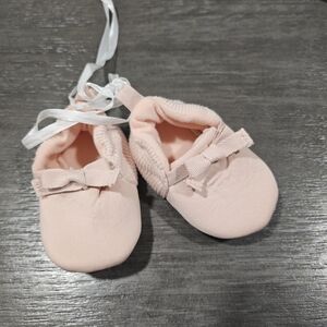 5/$15 NWOT Baby Slippers, Size 3-6M